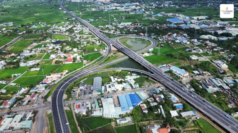 Vinhomes Hóc Môn: Không gian sống có phù hợp với bố mẹ?