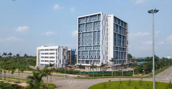 Khu KTX Hòa Lạc B, C: Vị trí, Lệ phí 2025-2026 & Nên ở KTX hay Thuê?